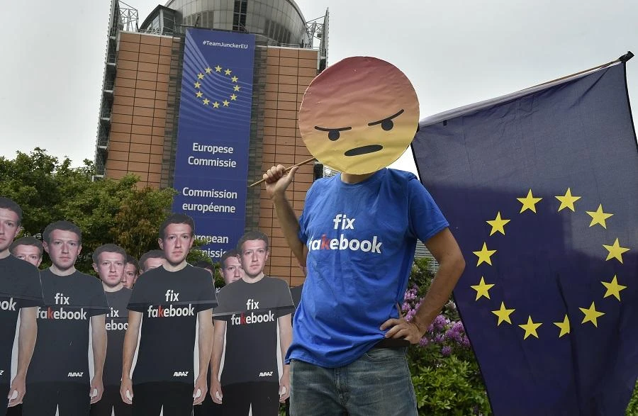Internet giants, who are widely accused of helping spread fake news, were bent on making it impossible for journalists to do their job verifying facts, Ketz insisted. (File/AFP)