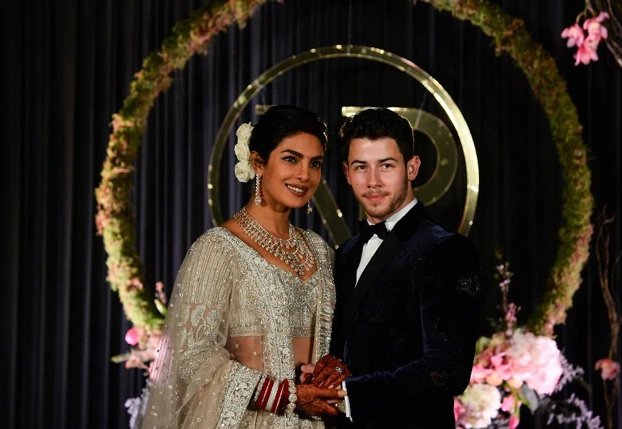 Priyanka Chopra, Nick Jonas enjoy mini honeymoon in Oman