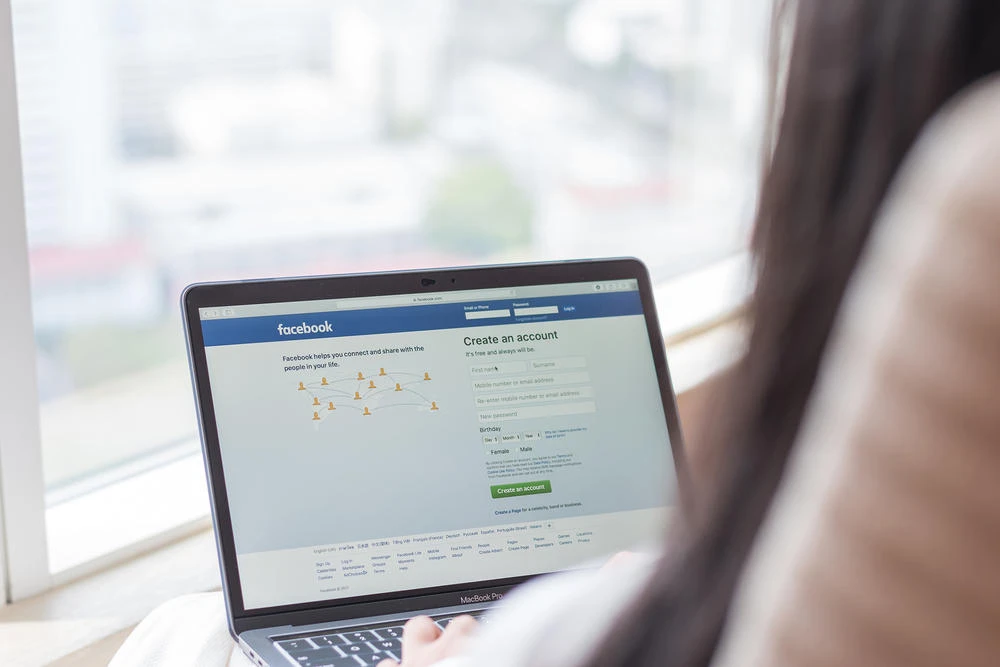 Woman slams social media firms for baby ads after stillbirth
