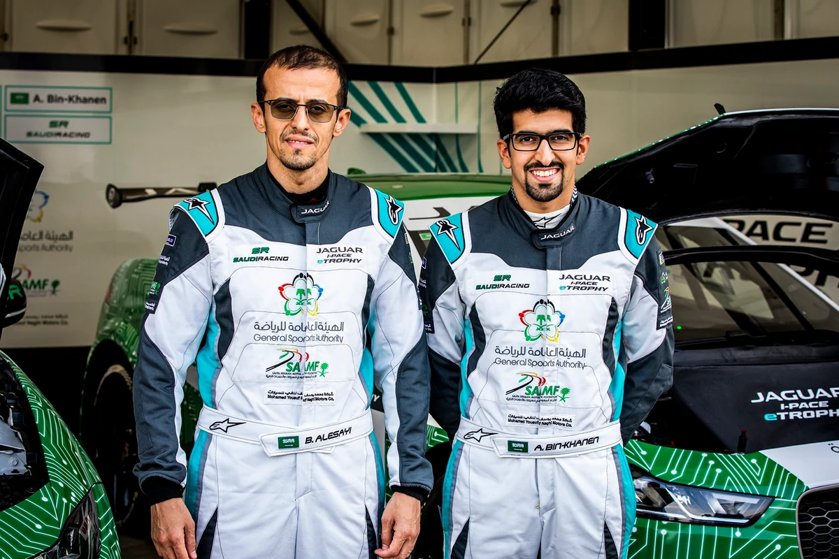 Saudi drivers take position as final Ad Diriyah showdown kicks off