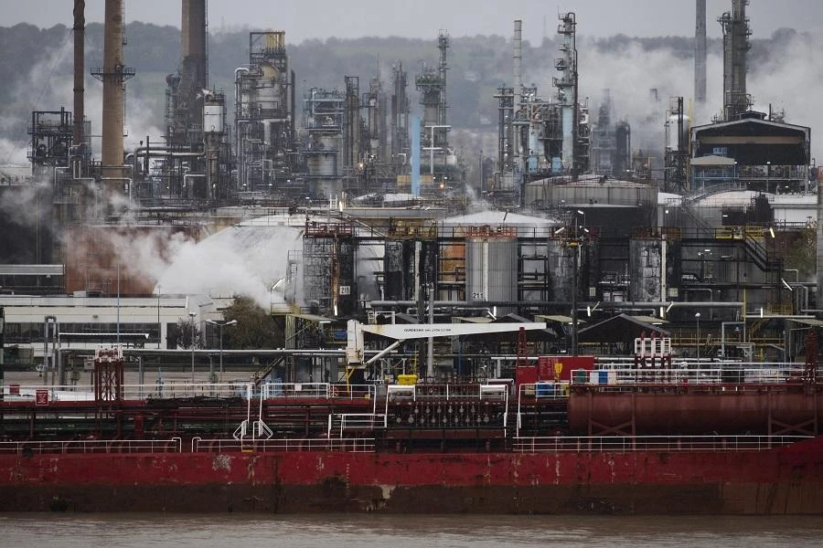 A handful of the world’s top oil companies, including US giants Exxon Mobil and Chevron, said they would boost spending next year as they accelerate developments of highly-productive shale fields. (File/AFP)
