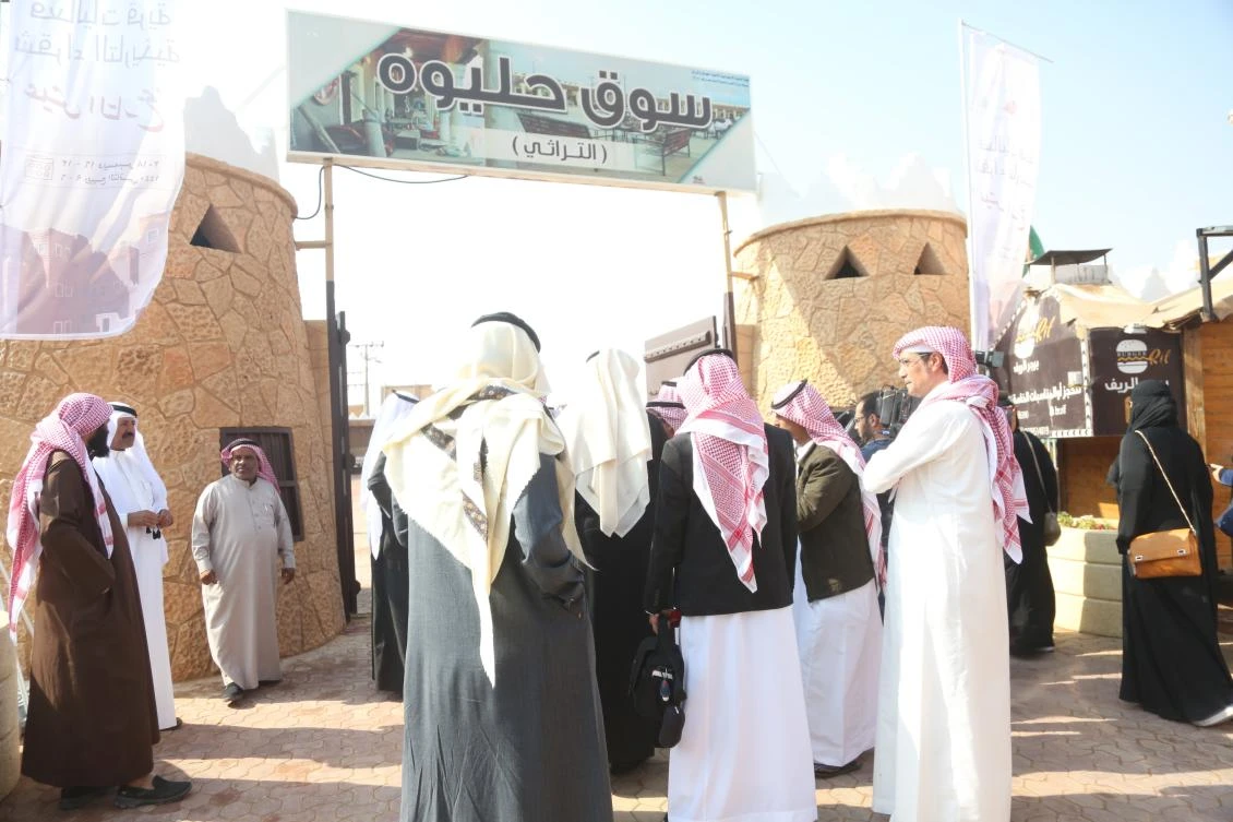 Journalists and writers visited Al-Halawa Museum Market, Al-Subaie House, the Husseini Mosque, the House of Mashreq and the heritage village of Ishiqar. (Saad Al-Dosari / AN Photo)