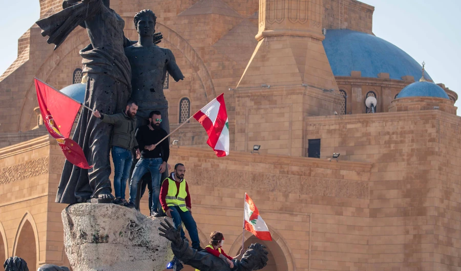Thousands of protesters gathered in Martyrs’ Square. (AN Photo/Tariq Keblawi)