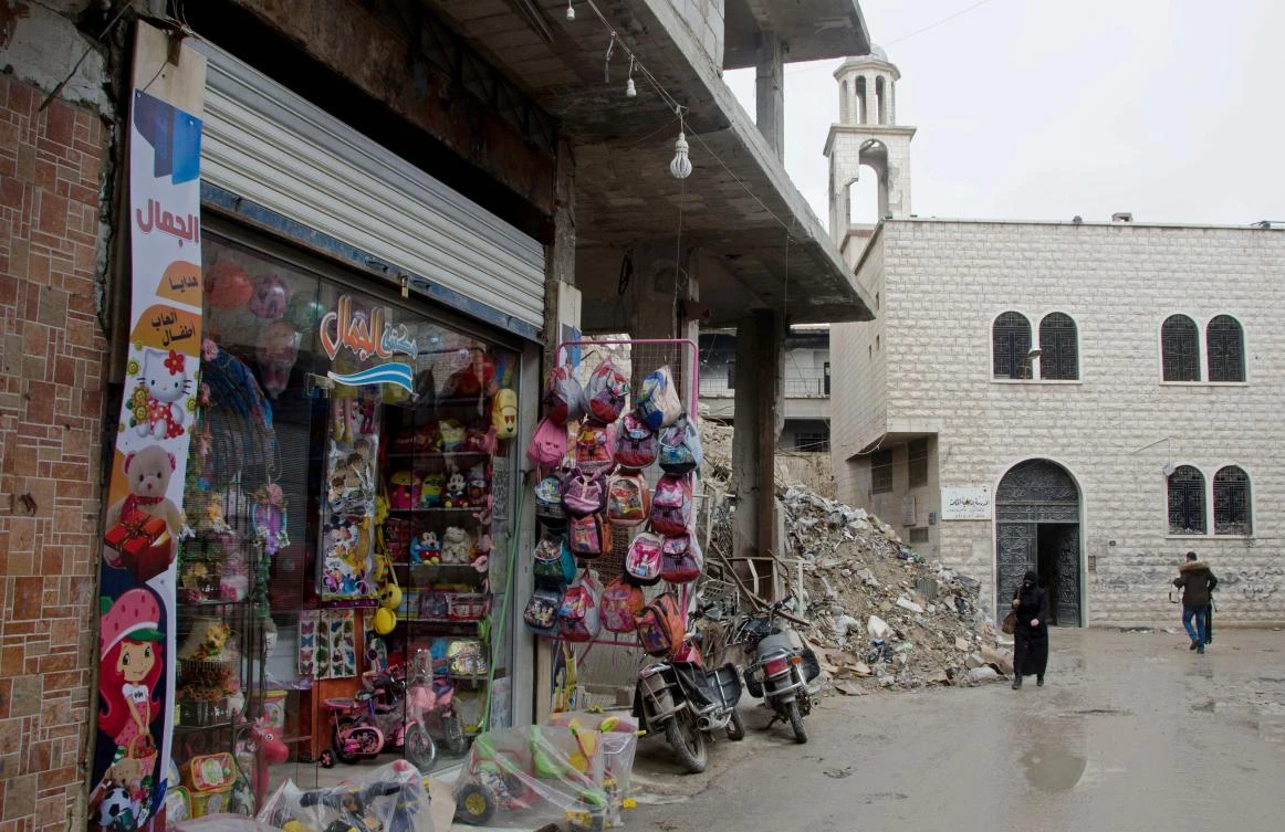 Christmas joy missing in rubble of Syria town