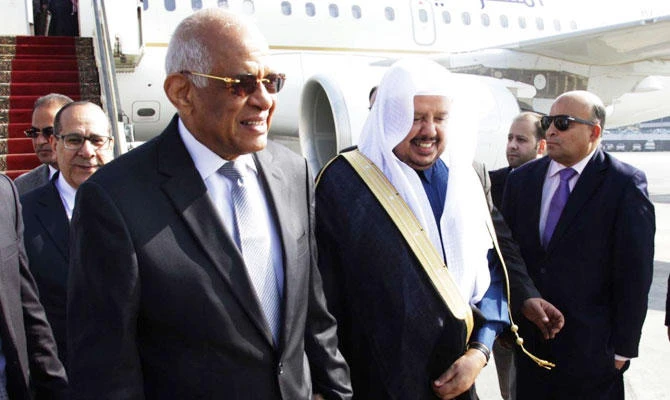 The Saudi official was received by his Egyptian counterpart and other top officials at Cairo airport. (SPA)