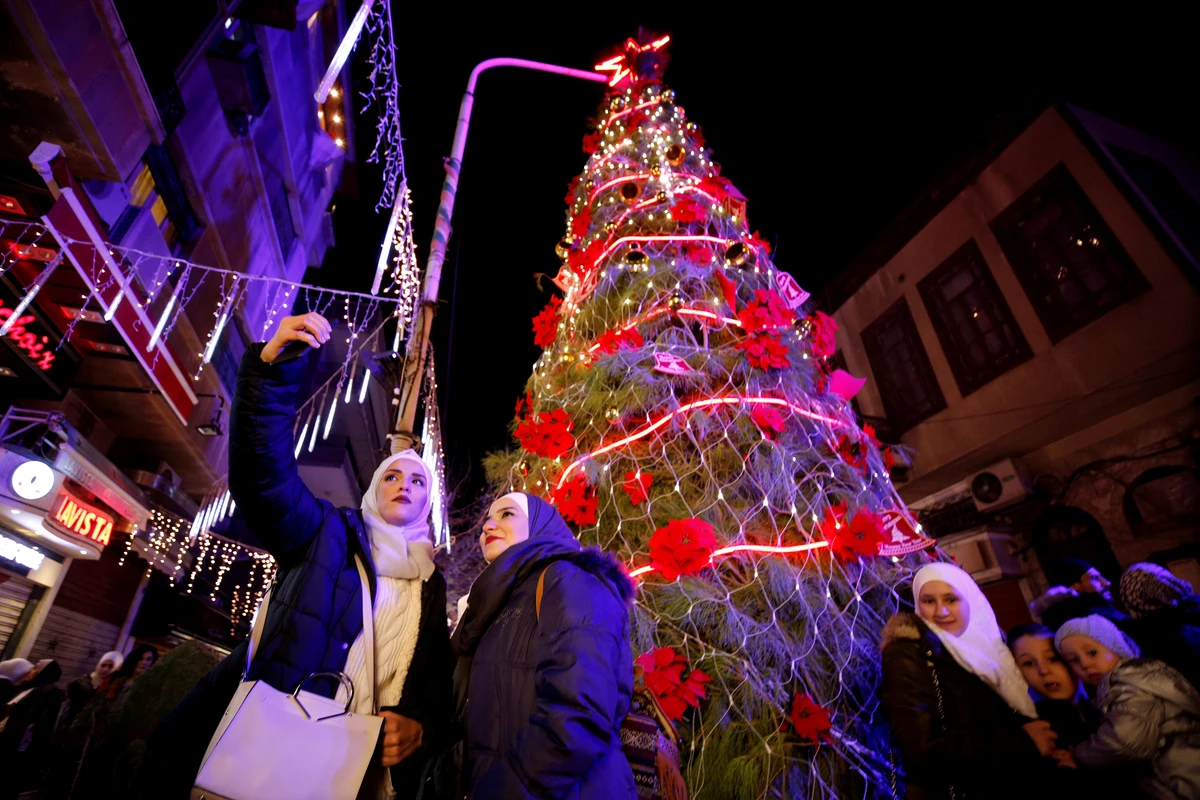 Damascus lights up its biggest Christmas tree