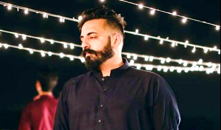 Less is more for Pakistani couple whose "dream wedding" cost $144