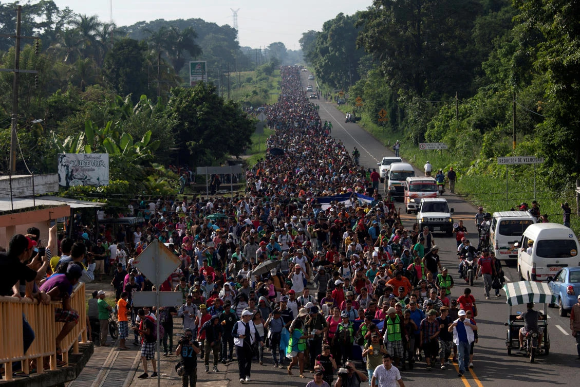 A caravan of nearly seven thousand migrants from Central America walk toward Tapachula from Ciudad Hidalgo while en route to the United States, in Frontera Hidalgo, Mexico October 21, 2018. (File/Reuters)