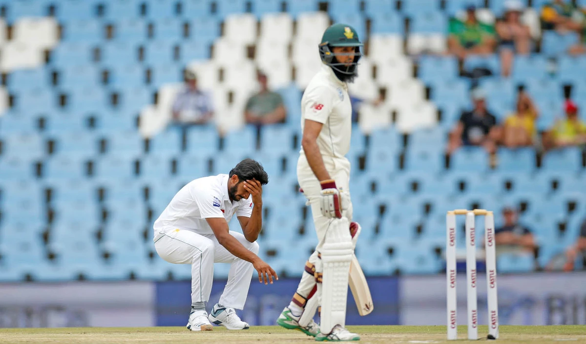 Hashim Amla, right, was 45 not out for his highest test score in his last 11 innings and on course for a first half-century since March as South Africa closed in on the target of 149. (AFP)