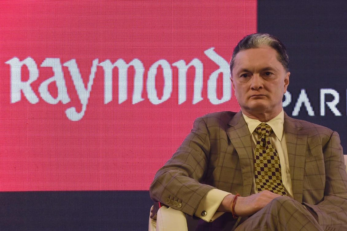 Indian father and son battle for billion-dollar empire