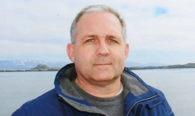 Jailed American spent years collecting Russian contacts