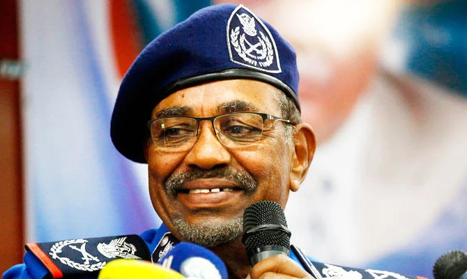 Sudanese President Omar al-Bashir speaks during a meeting with police officials at the headquarters of the "police house" in the capital Khartoum on December 30, 2018. (AFP)