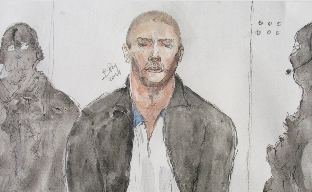 This file court drawing made on June 26, 2014, shows Mehdi Nemmouche (C), the 29-year-old suspected gunman in a quadruple murder at the Brussels Jewish Museum, during a court hearing in Versailles, France. (AFP/ Benoit Peyrucq)