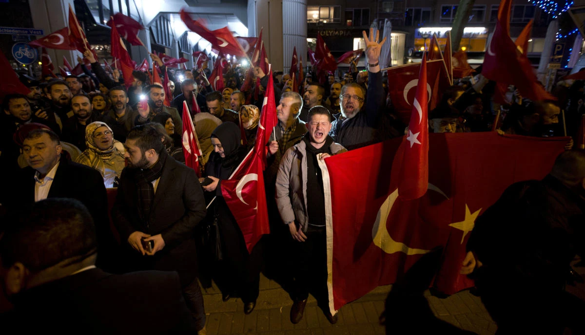 Netherlands: Man ‘set himself on fire’ at Turkish consulate