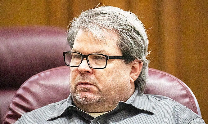Jason Dalton moments before pleading guilty to six counts of murder and several other charges at the Kalamazoo County Courthouse on Monday, Jan. 7, 2019 in Kalamazoo, Michigan. (AP)