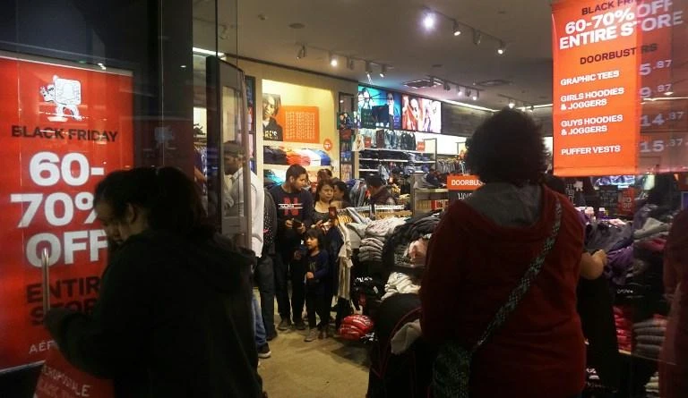 Several US retailers reported small or moderate increases in comparable store sales during the critical November-December period. (AFP)