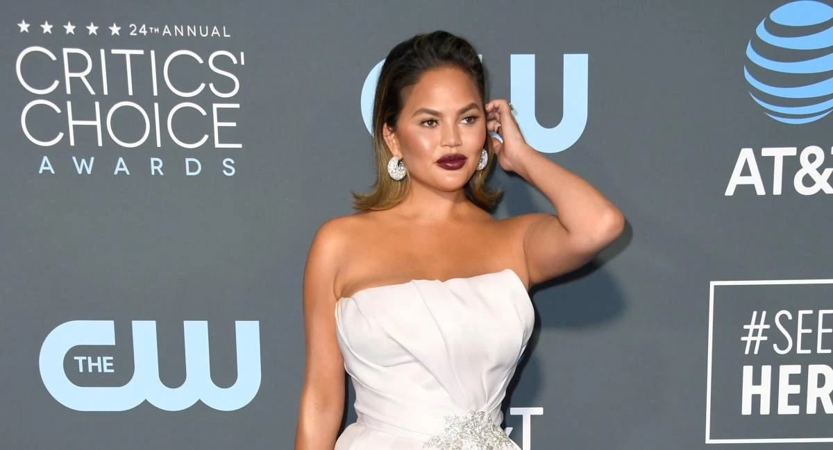 Chrissy Teigen nails her red carpet look with Maison Yeya