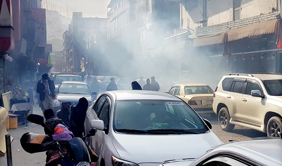 Common causes of pollution in Afghanistan are low-quality fuel and dilapidated vehicles. (AN photo)
