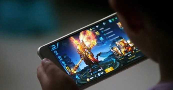 One study found that children in Saudi Arabia spend more than 2.5 hours a day on mobile devices, the third highest duration of the 10 countries surveyed. (Reuters)
