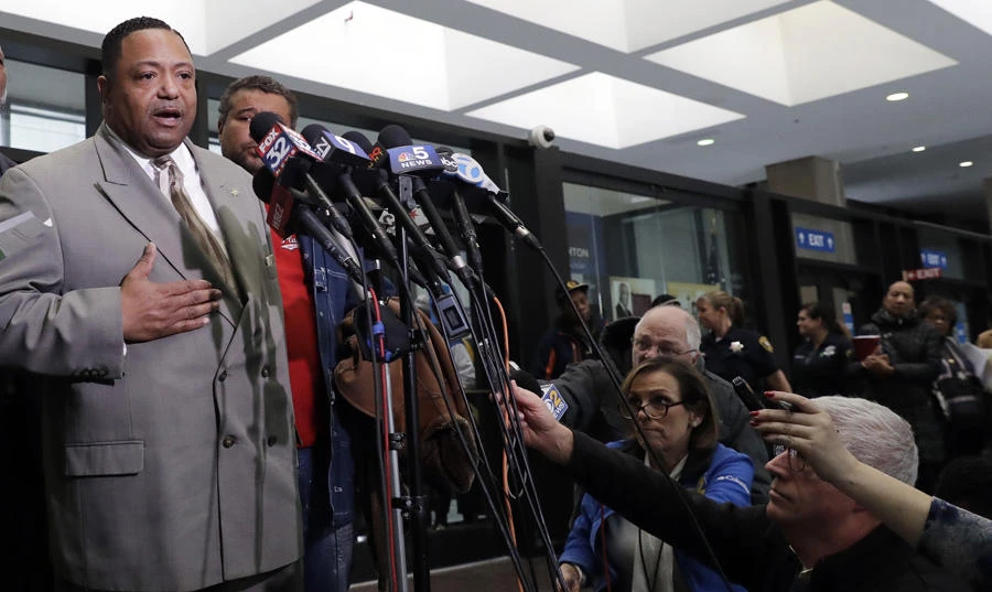 Judge acquits 3 Chicago officers of Laquan McDonald cover-up