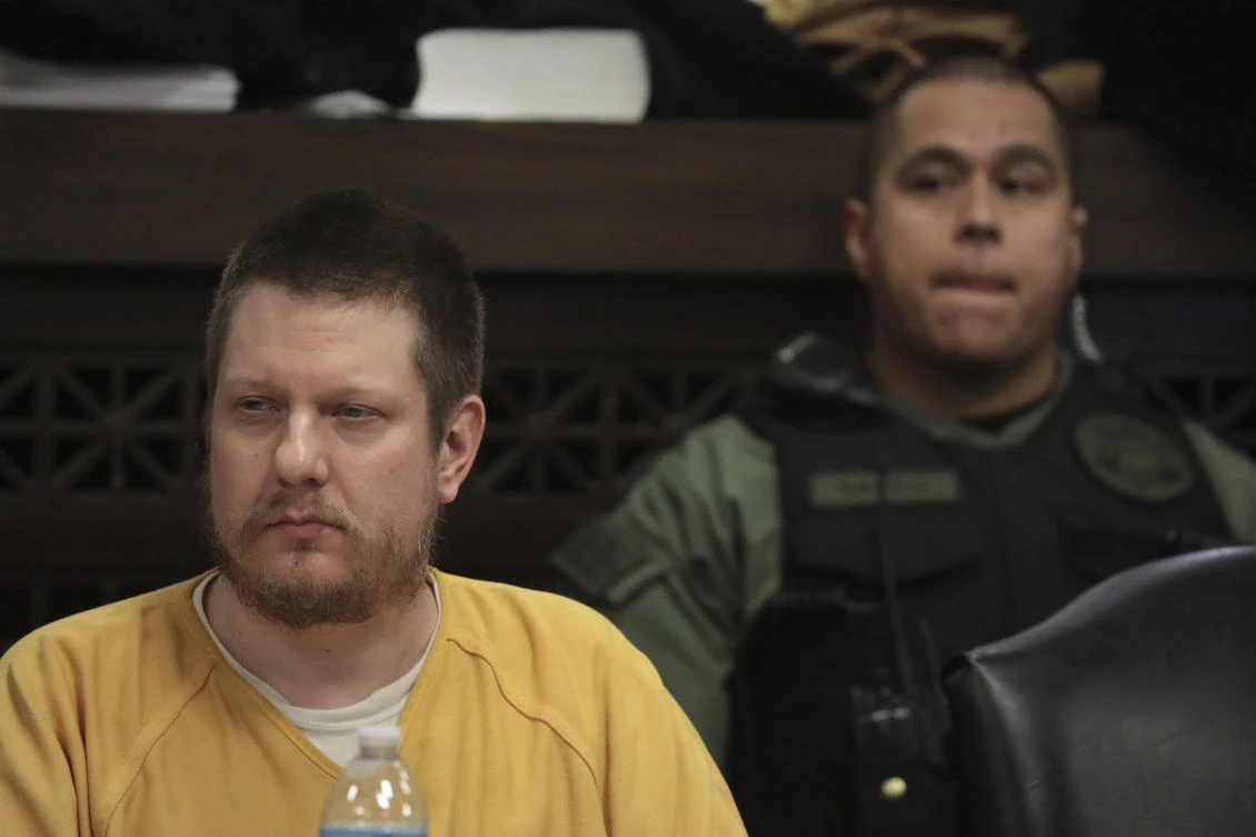 Former Chicago police Officer Jason Van Dyke, left, was sentenced to nearly seven years in prison for the 2014 shooting of black teenager Laquan McDonald. (Chicago Tribune via AP)