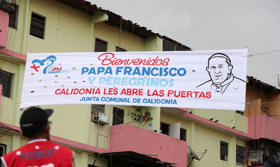 A banner welcoming Pope Francis is seen in Calidonia borough ahead of Pope Francis visit for World Youth Day in Panama City on January 17, 2019. (REUTERS/Erick Marciscano)