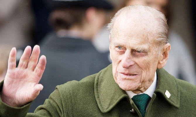UK’s Prince Philip, 97, back driving — without seatbelt