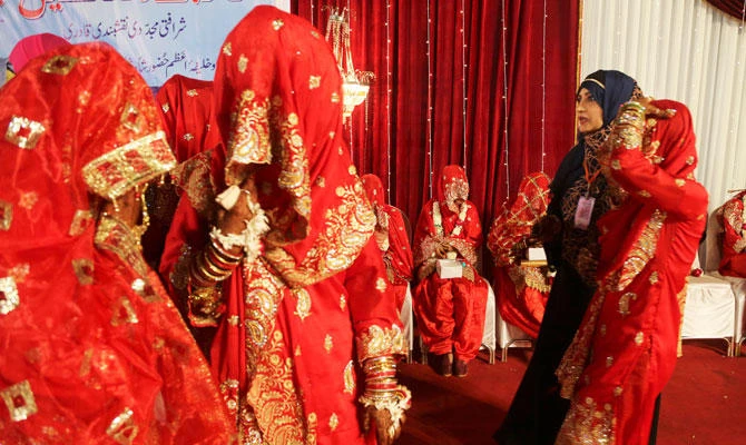 Brides arrive to take part in a mass wedding event in Mumbai, India, Sunday, Jan. 13, 2019. (AP)