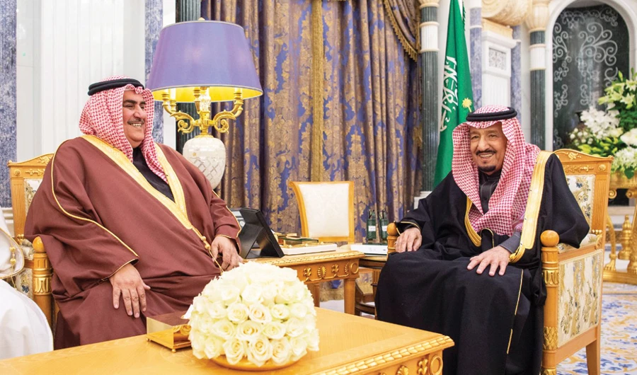King Salman receives Bahraini foreign minister