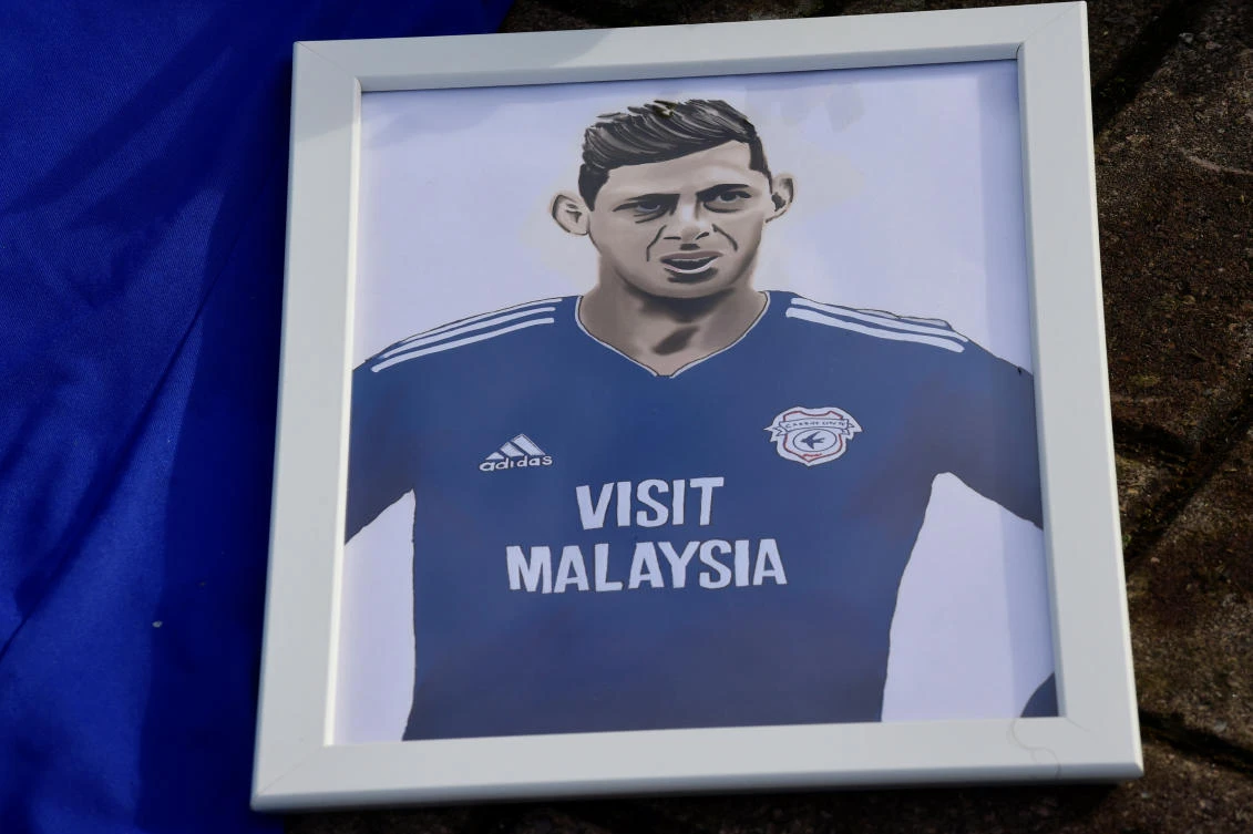 Hopes fade for Cardiff striker Emiliano Sala as final message emerges