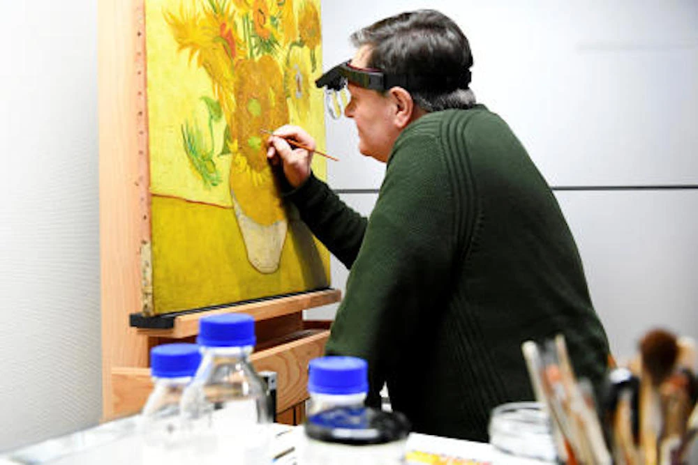 Van Gogh’s ‘Sunflowers’ staying put in Amsterdam museum