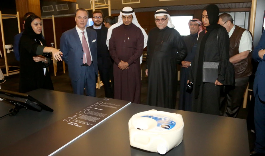 Italian Ambassador Luca Ferrari with PSU Rector Ahmed Yamani & Marco Sammicheli of La Triennale di Milano (in middle) listening to an explanation about Shapes of Water" exhibition. (AN photo by Saad Al-Dosari)