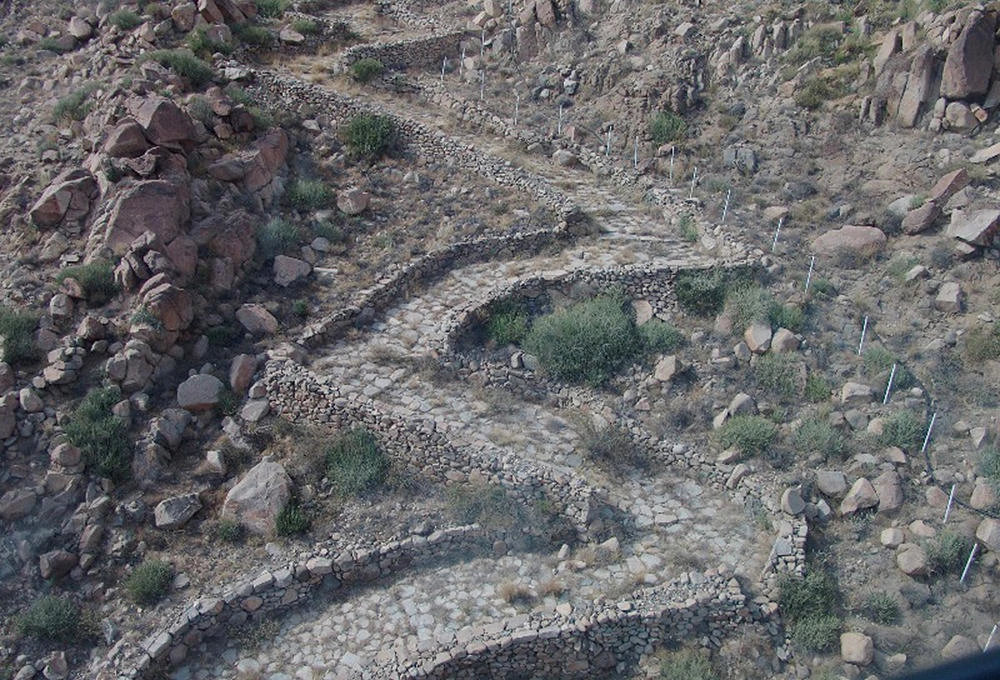 THE General Authority for Tourism and National Heritage (SCTH) has renovated a 1,000-year-old mountainous walkway that links the holy city of Makkah with the summer tourist resort of Taif. (SPA file photo)