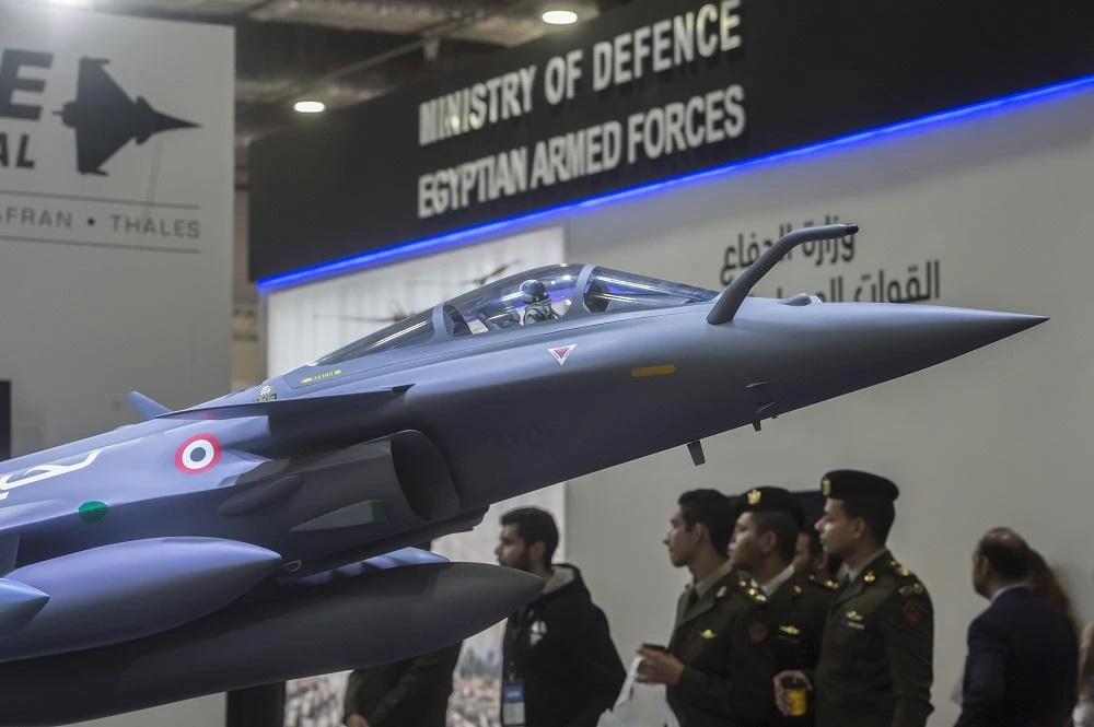 France does not expect Egypt to finalize a deal to buy a further 12 Dassault Aviation-made Rafale fighter jets . (File/AFP)