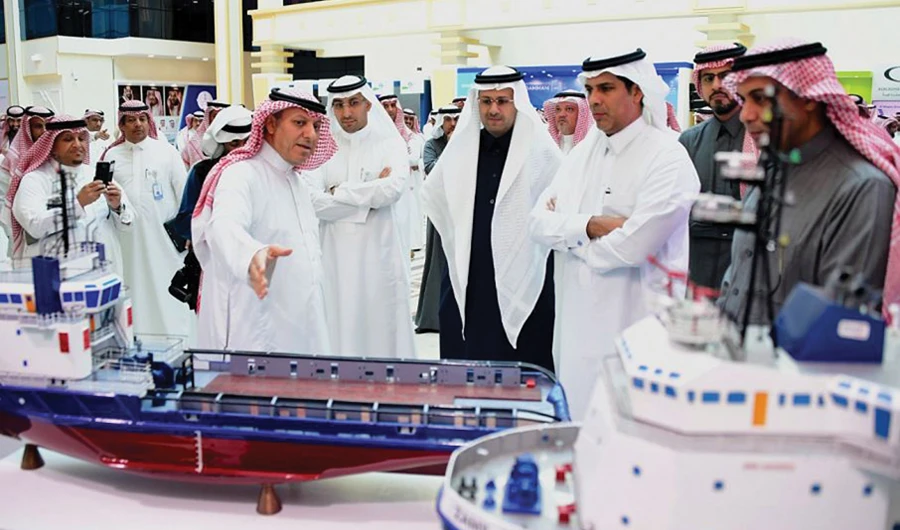Saudi Arabia’s Transport Minister Nabeel Al-Amoudi launches a new online booking system on Thursday at King Abdul Aziz Port in Dammam. (SPA)