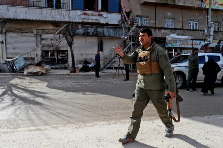 Syria bus attack kills one, wounds four in Manbij