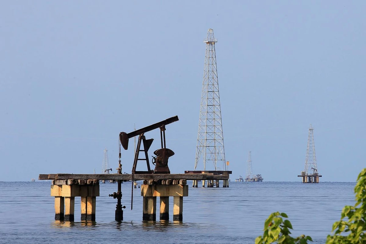 Venezuela produces about 1.4 million barrels a day (bpd) of extremely heavy sour crude that attracts sophisticated refineries in order to maximize refining margins. (Reuters)