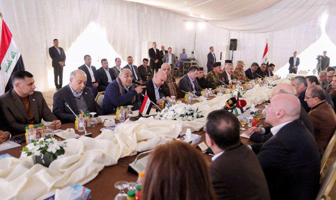 Iraqi Prime Minister Adel Abdul-Mahdi meets with Jordan's Prime Minister Omar al-Razzaz and officials on the Iraqi-Jordanian border, Iraq February 2, 2019. (REUTERS)