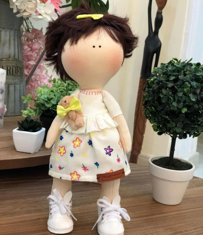 Doll-making is entrepreneur Ola Almehdar's answer to a lack of diversity in the children's toys market. (AN photo by Lojien Ben Gassem)