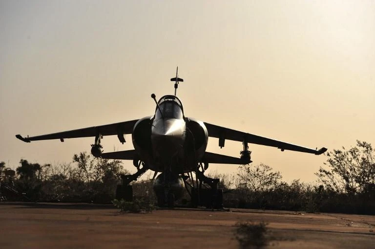 A French Mirage fighter aircraft at a military airbase near Bamako in this January 14, 2013. (AFP)