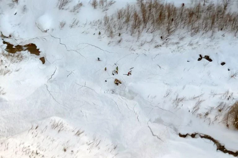 Avalanches in Alps kill at least 10