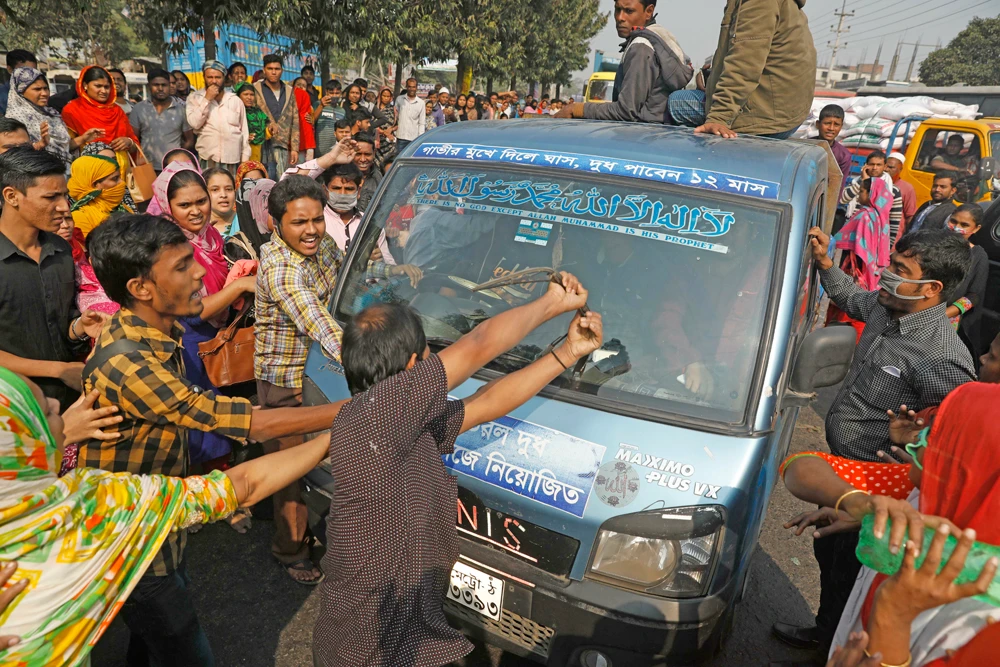 Thousands of Bangladeshi garment  workers jobless after protest