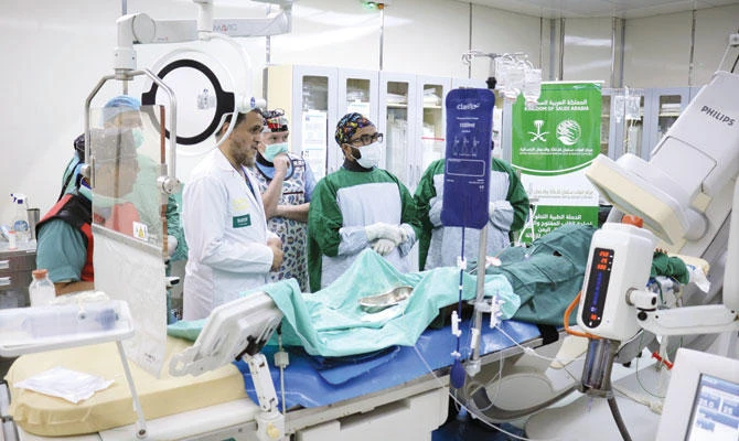 Medical teams of the King Salman Humanitarian Aid and Relief Center performed seven open-heart surgeries and 19 catheterization on patients in Yemen’s Mukalla. KSRelief provides health services to all Yemenis without discrimination. (SPA)