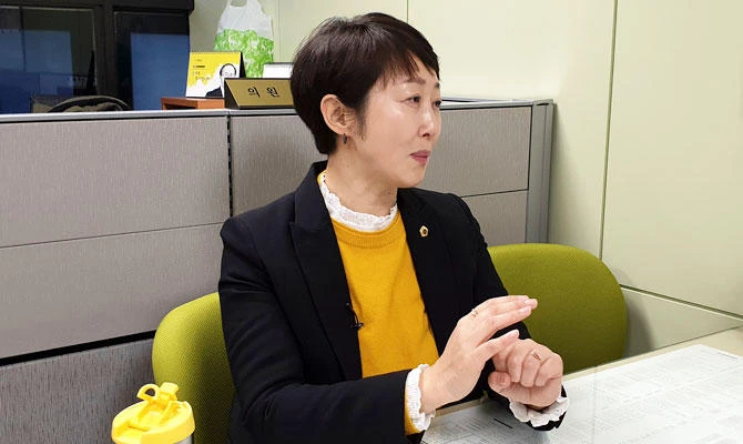 In this Jan. 14, 2019, photo, Kwon Su Jeong, a Seoul councilwoman who has worked for Asiana, a major South Korean airline, speaks during an interview in Seoul, South Korea. (AP)