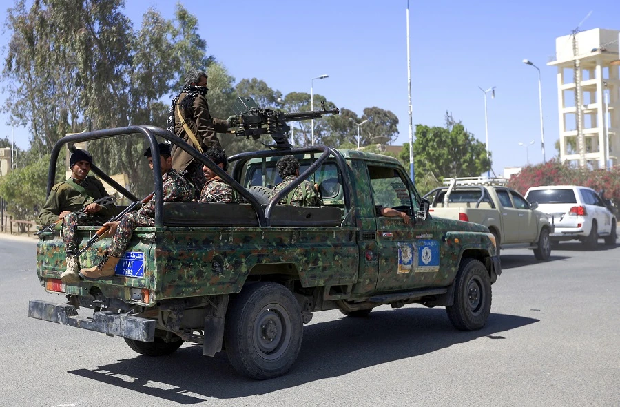 The Arab Coalition backed the Yemeni army forces during the operation, and bombed Iran-supported Houthi militia positions and their reinforcements. (File/AFP)
