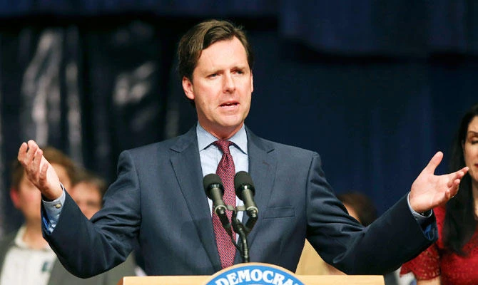 In this Nov 3, 2015 file photo, Democratic candidate for State Auditor Adam Edelen speaks to his supporters at the Kentucky Democratic Party event at the Frankfort Convention Center on election day in Frankfort, Ky. (AP)