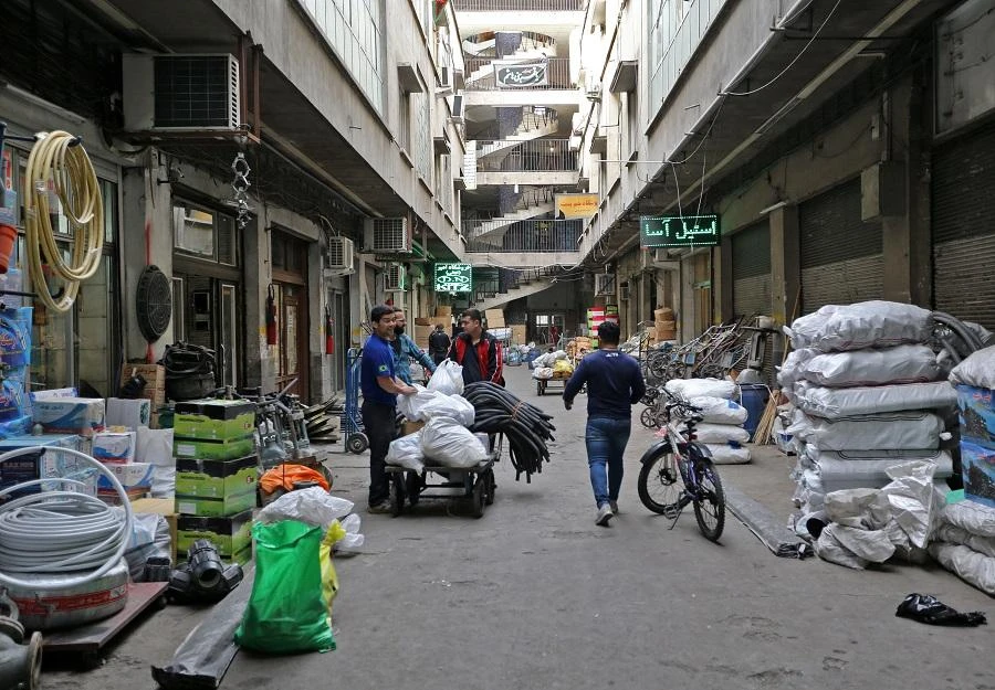 Inflation in Iran continues to rise as its currency, the rial, depreciates. (File/AFP)
