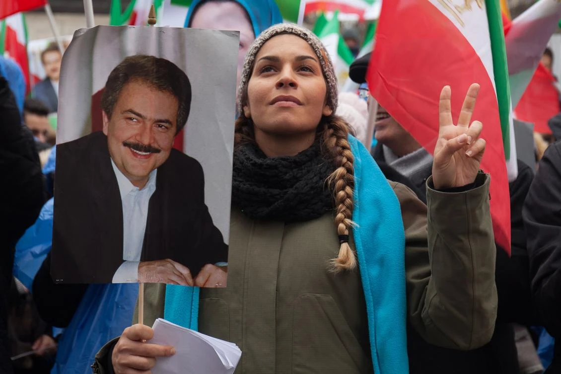 Iran opposition group calls for regime change in Paris march