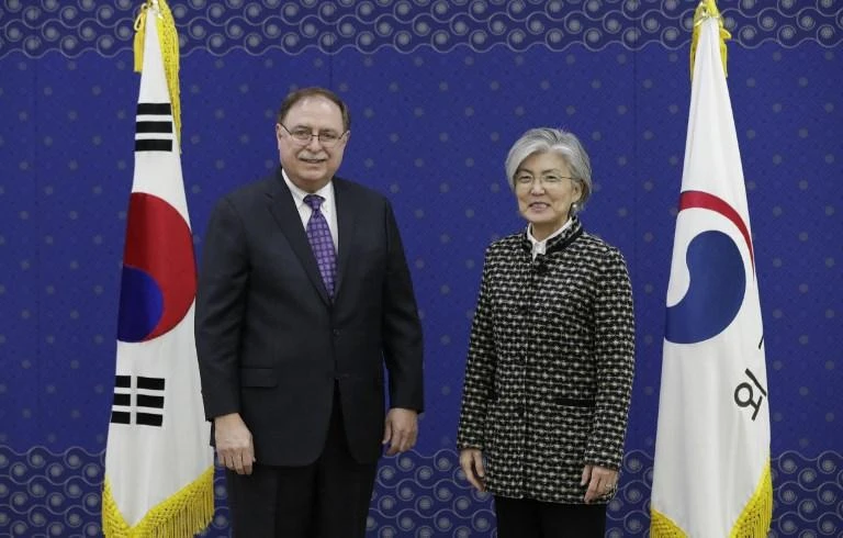 Timothy Betts, left, acting Deputy Assistant Secretary and Senior Advisor for Security Negotiations and Agreements in the US Department of State, and South Korean Foreign Minister Kang Kyung-wha, right, before their meeting on Feb. 10, 2019. Kyung-wha said the process was long but successful. (AFP)