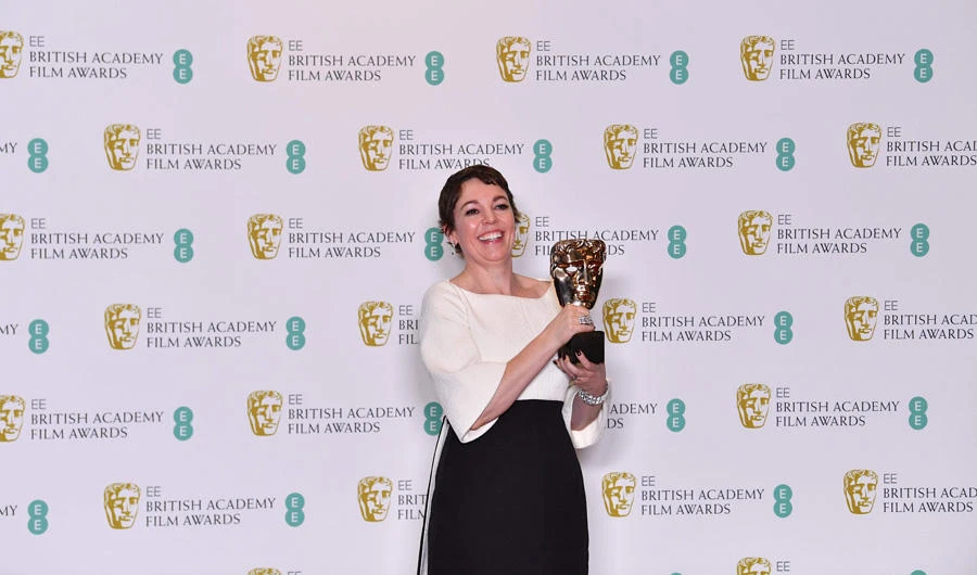 British actress Olivia Colman poses with the award for a Leading Actress for her work on the film 'The Favourite' at the BAFTA British Academy Film Awards at the Royal Albert Hall in London on February 10, 2019. (AFP / Ben Stansall)